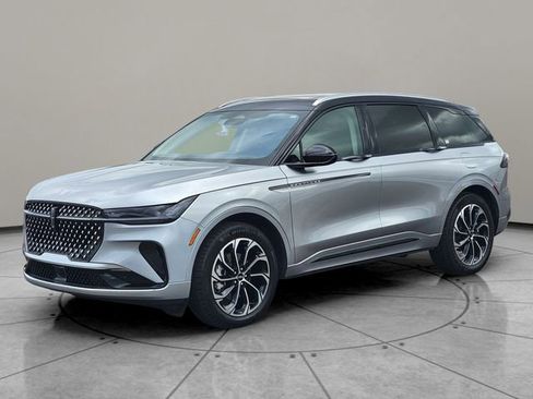 Certified 2025 Lincoln Nautilus Reserve AWD/4WD image 3