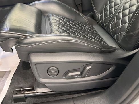 Used 2024 Audi SQ5 Premium Plus w/ Premium Plus Package AWD/4WD image 10