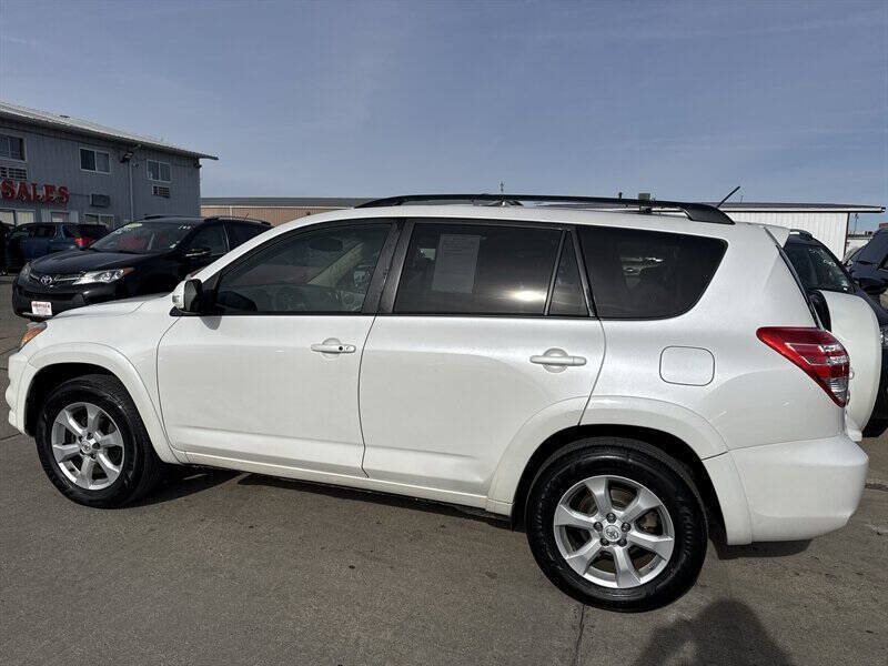 Used 2011 Toyota RAV4 Limited w/ Limited Extra Value Pkg FWD image 4