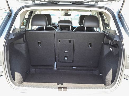 Used 2025 Volkswagen Taos SE FWD image 25