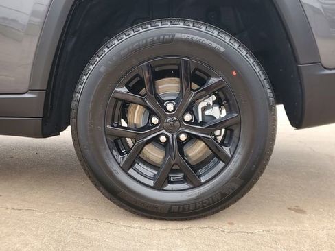New 2025 Jeep Grand Cherokee L Altitude RWD image 7