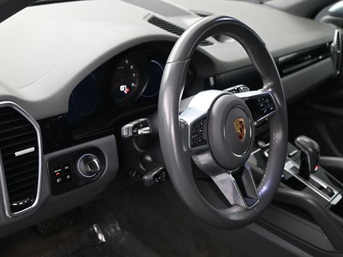 Certified 2020 Porsche Cayenne image 5