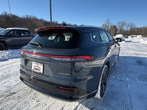 New 2026 Toyota Crown Signia Limited image 5