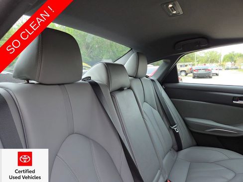 Certified 2019 Toyota Avalon XLE w/ Moonroof Package FWD image 18