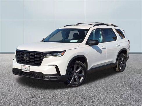 Used 2023 Honda Pilot Sport image 1