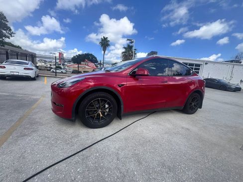 Used 2023 Tesla Model Y Long Range AWD/4WD image 3