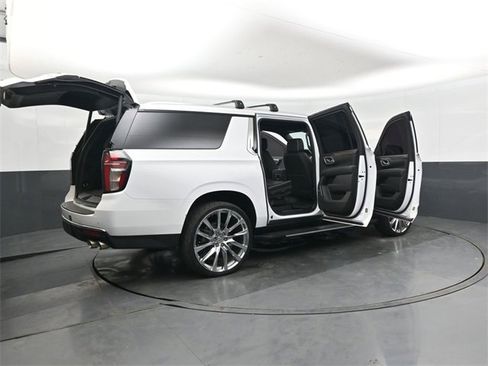 Used 2021 Chevrolet Suburban Premier w/ Premium Package image 48