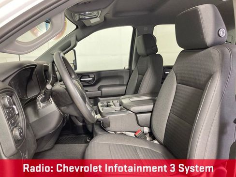 Used 2022 Chevrolet Silverado 2500 Custom w/ Custom Convenience Package AWD/4WD image 9