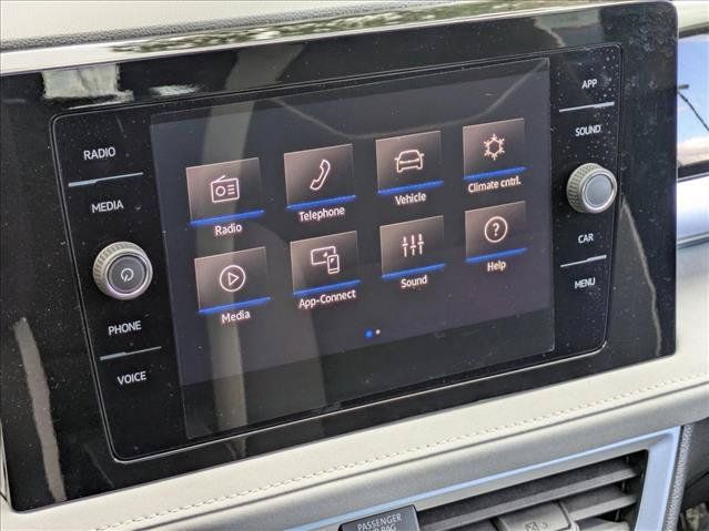 New 2026 Volkswagen Taos SE FWD image 12