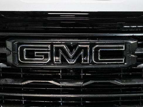 New 2026 GMC Acadia AT4 w/ LPO, Floor Liner Package AWD/4WD image 13