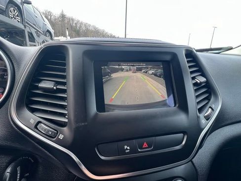 Used 2020 Jeep Cherokee Latitude image 19