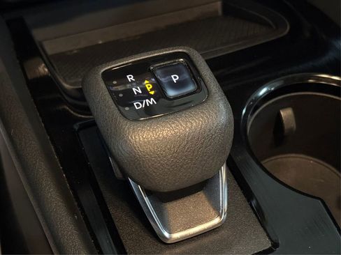 Used 2021 Nissan Rogue SV image 34