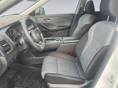 Used 2023 Nissan Rogue SV image 15