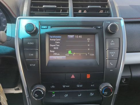 Used 2016 Toyota Camry SE FWD image 18