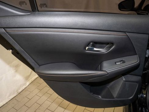 Certified 2022 Nissan Sentra SR w/ Midnight Edition image 9