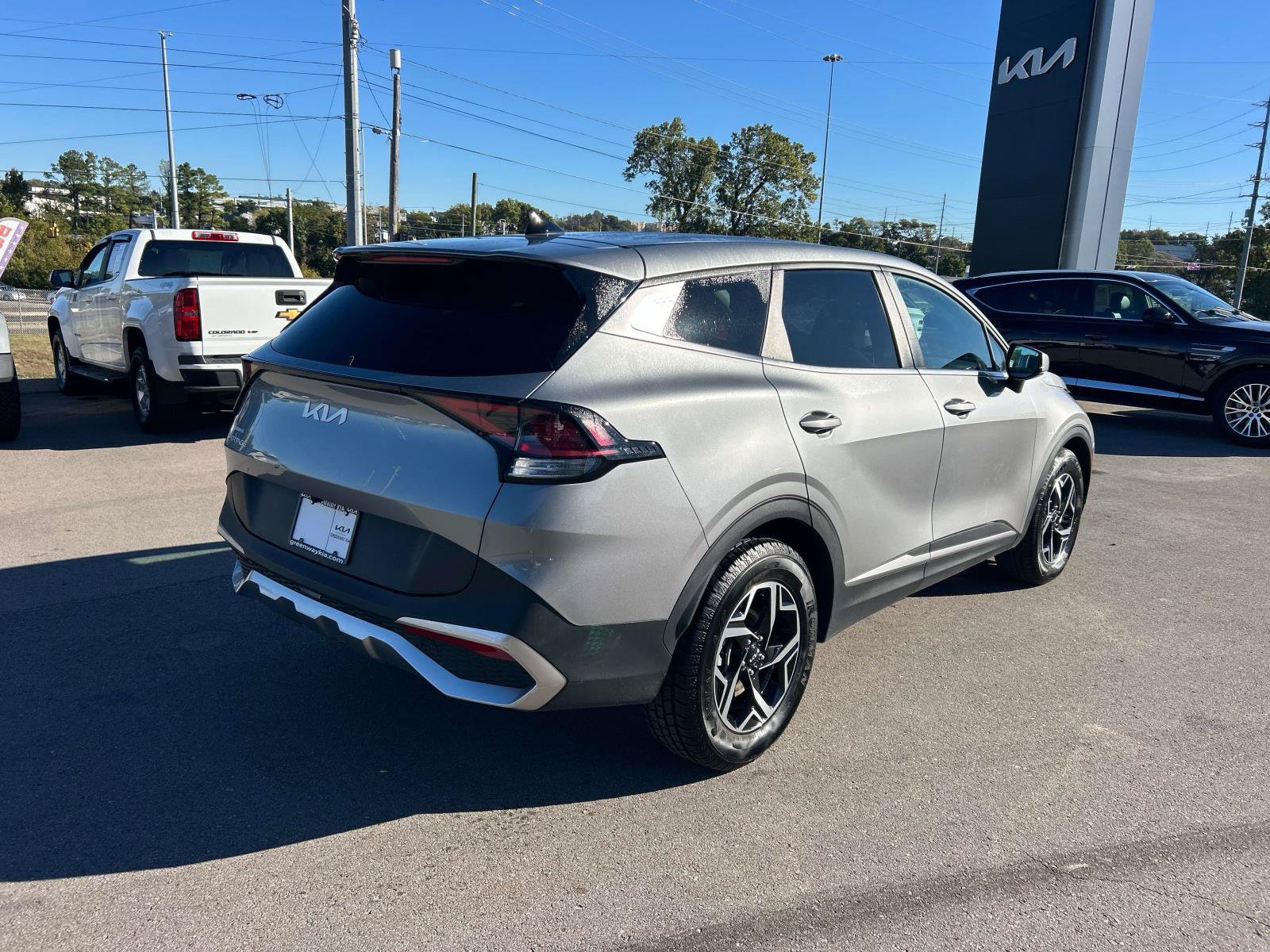 Used 2024 Kia Sportage LX FWD image 3
