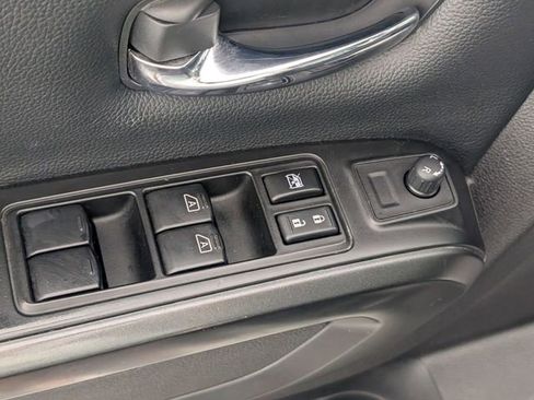 Used 2024 Nissan Titan PRO-4X w/ Pro-4x Convenience Package AWD/4WD image 12