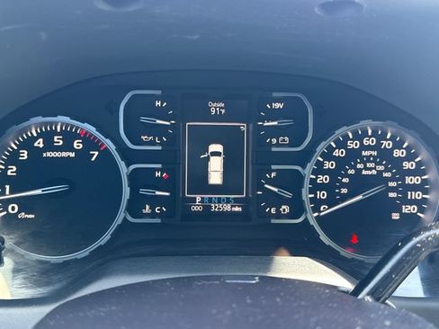 Used 2021 Toyota Tundra SR5 AWD/4WD image 16