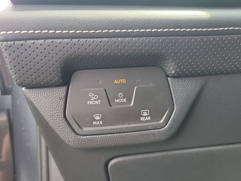 Used 2024 Volkswagen Atlas SE FWD image 30
