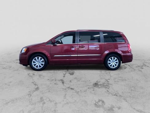 Used 2015 Chrysler Town & Country Touring FWD image 7
