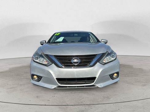 Used 2017 Nissan Altima 2.5 SL image 2