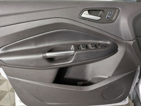 Used 2019 Ford Escape SE image 15