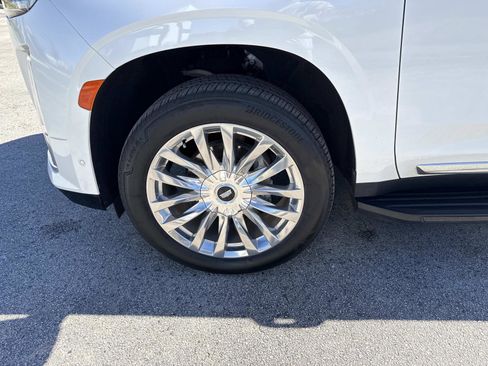 Used 2024 Cadillac Escalade Premium Luxury image 8