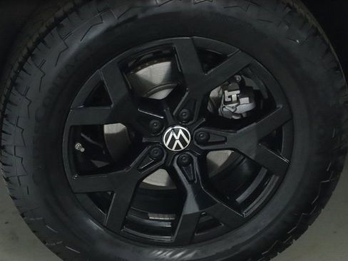 Used 2025 Volkswagen Atlas Peak Edition SE image 12