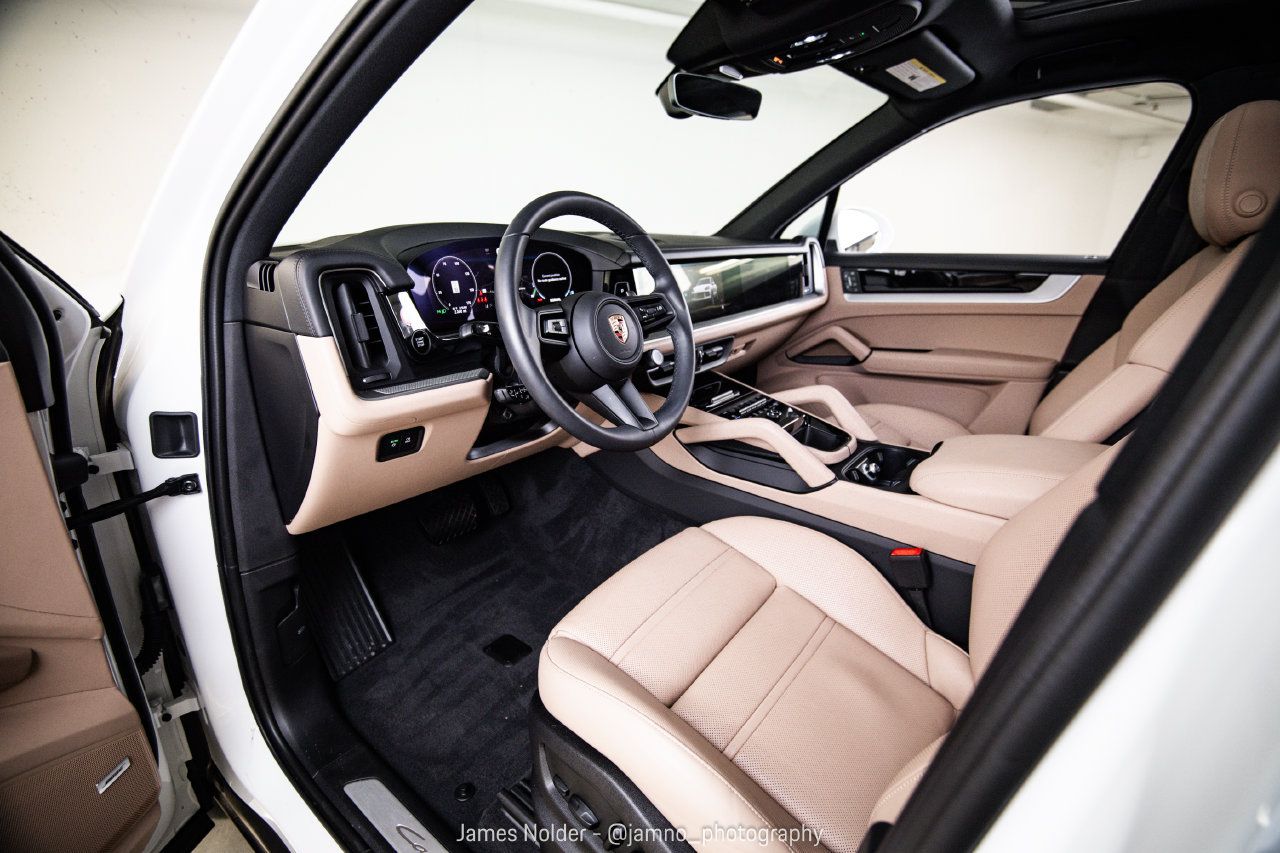 Certified 2026 Porsche Cayenne AWD/4WD image 4