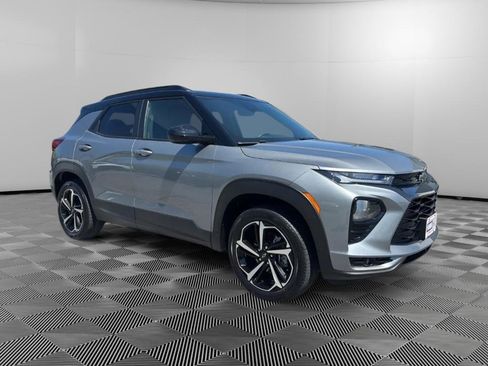Used 2023 Chevrolet TrailBlazer RS w/ Convenience Package AWD/4WD image 2