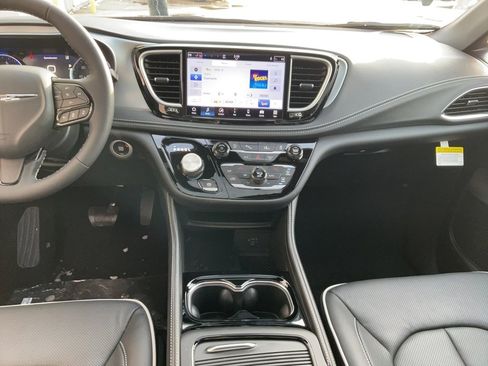 New 2026 Chrysler Pacifica Limited w/ S Appearance Package image 12