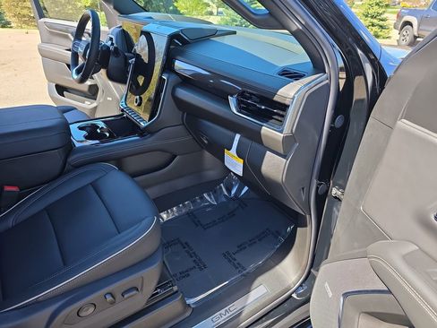 New 2026 GMC Yukon Elevation w/ Elevation Premium Package AWD/4WD image 10