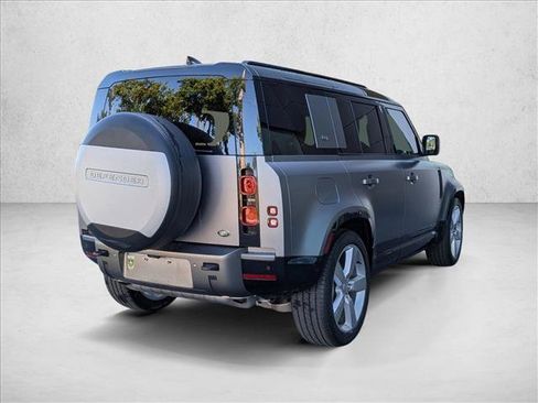 Certified 2022 Land Rover Defender 110 X-Dynamic HSE image 6