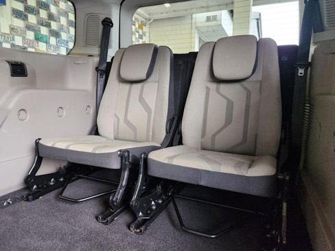 Used 2015 Ford Transit Connect XLT image 8