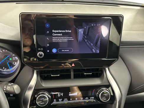 Used 2024 Toyota Venza LE image 19