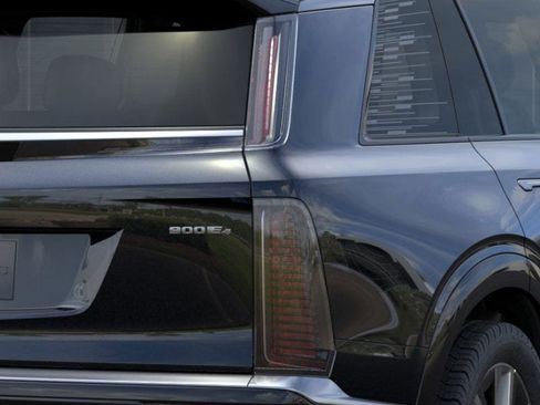 New 2026 Cadillac Vistiq Luxury w/ LPO, Floor Liner Package image 40