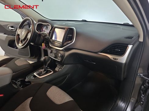 Used 2014 Jeep Cherokee Latitude image 25