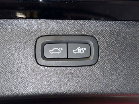 Used 2024 Volvo XC90 B6 Ultimate w/ Protection Package Premier AWD/4WD image 18