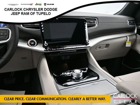 New 2025 Jeep Wagoneer L 2WD w/ Convenience Group I image 28