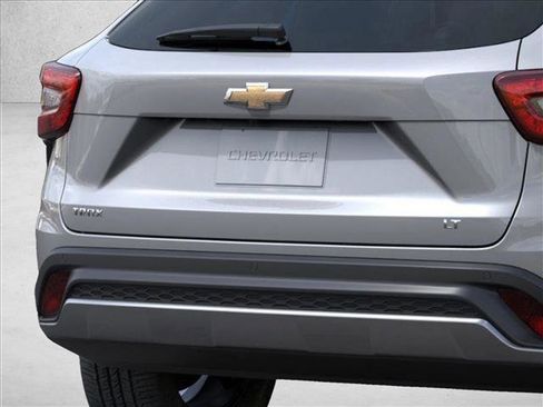 New 2026 Chevrolet Trax LT w/ Driver Confidence Package image 14