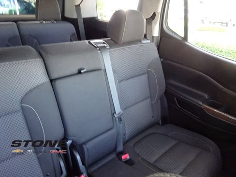 Certified 2023 GMC Acadia SLE w/ Driver Convenience Package FWD image 16