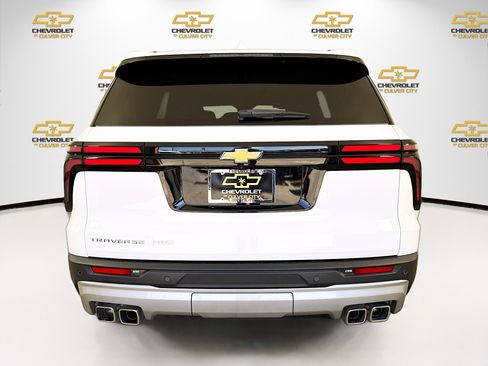 Used 2025 Chevrolet Traverse LT w/ LPO, Floor Liner Package AWD/4WD image 6
