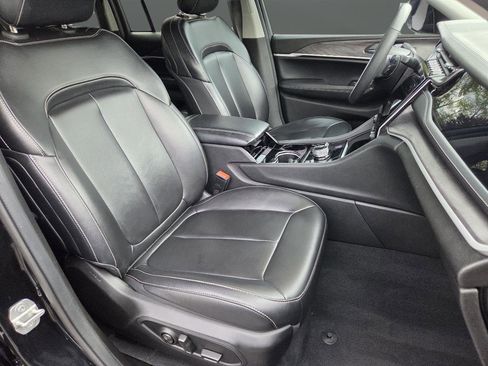 Used 2023 Jeep Grand Cherokee 4WD 4xe image 17