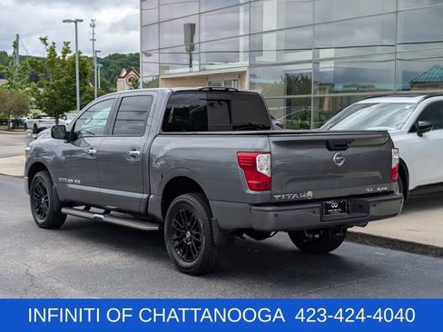 Used 2018 Nissan Titan SL AWD/4WD image 3