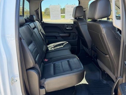 Used 2018 GMC Sierra 2500 Denali w/ Duramax Plus Package AWD/4WD image 18