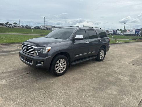 Used 2020 Toyota Sequoia Platinum AWD/4WD image 6