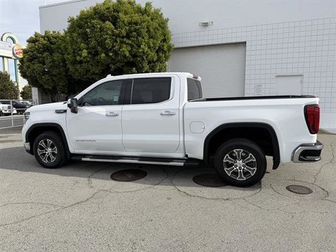 Used 2024 GMC Sierra 1500 SLT image 3