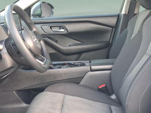 Used 2024 Nissan Rogue SV AWD/4WD image 10
