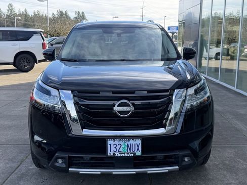 Used 2022 Nissan Pathfinder SL image 3