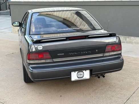 Used 1989 Nissan Maxima SE image 25